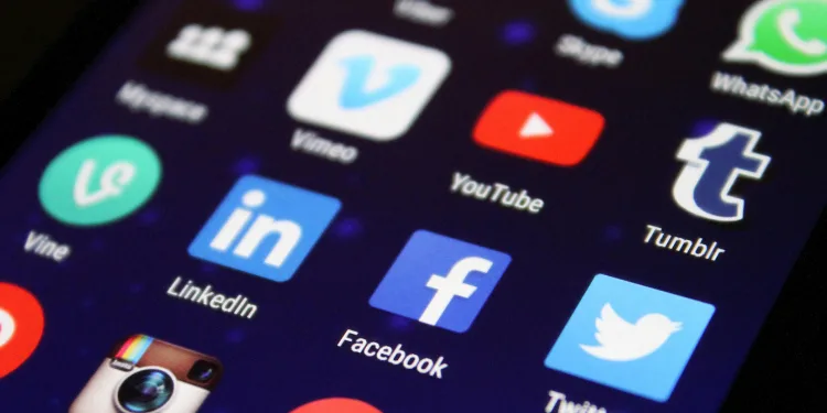 Let’s Talk About How Social Media Impacts Our Wellbeing: The Good And Bad!